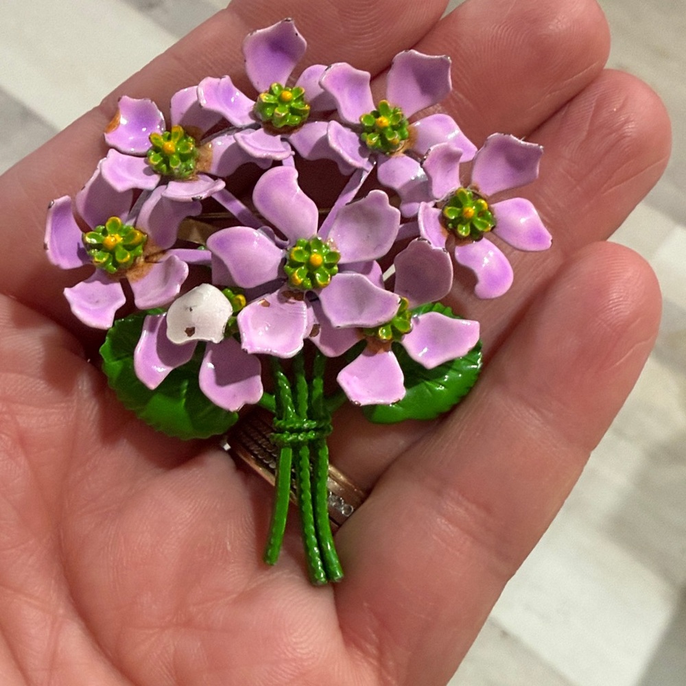 Enamel Green Leave Purple Flower Bouquet Brooch - Picture 4 of 4
